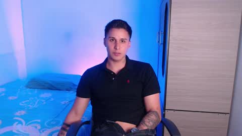 Snapshot of valentinosex_1 chatting on 09-30-25, 09:31 VALENTINO online show from 09-30-25, 09:31