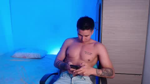 Snapshot of valentinosex_1 chatting on 10-02-25, 11:01 VALENTINO online show from 10-02-25, 11:01