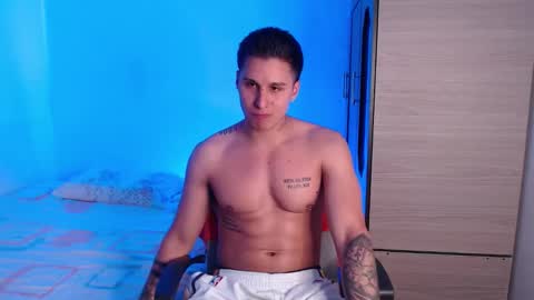 Snapshot of valentinosex_1 chatting on 10-05-25, 08:07 VALENTINO online show from 10-05-25, 08:07