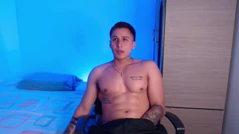Snapshot of valentinosex_1 chatting on 10-14-25, 09:26 VALENTINO online show from 10-14-25, 09:26
