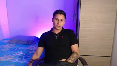 VALENTINO online show from 11-06-25, 08:32
