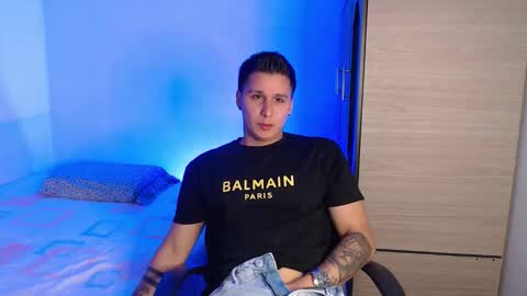 VALENTINO online show from 12-20-25, 08:05