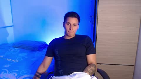 VALENTINO online show from 01-11-26, 09:53
