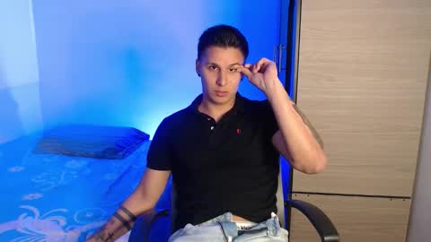 VALENTINO online show from 01-17-26, 08:34