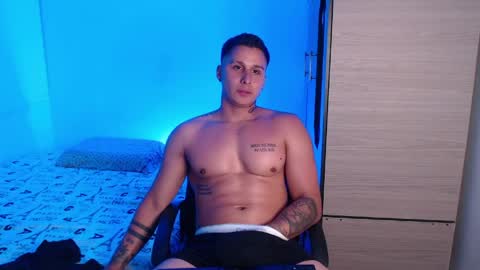 Snapshot of valentinosex_1 chatting on 05-12-26, 12:08 VALENTINO online show from 05-12-26, 12:08