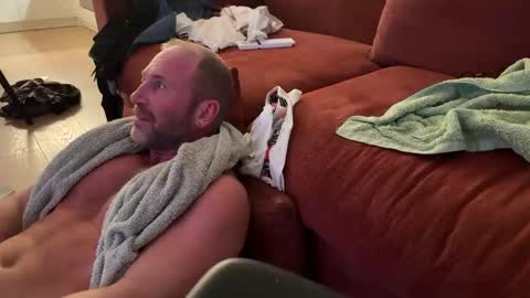 Snapshot of valeraden chatting on 12-08-24, 08:04 Couple online show from 12-08-24, 08:04