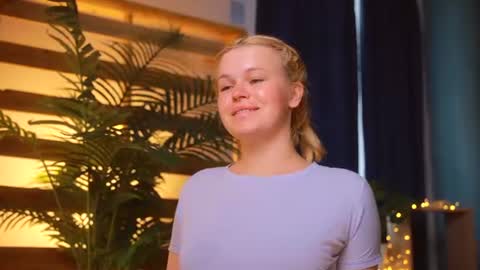 valeri______ online show from 06-17-26, 07:44