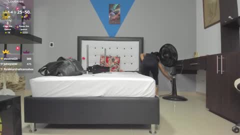 Snapshot of valeri_hurtado chatting on 02-25-25, 08:58 Valeria online show from 02-25-25, 08:58