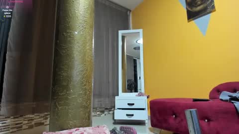 Snapshot of valeri_hurtado chatting on 10-07-25, 02:09 Valeria online show from 10-07-25, 02:09