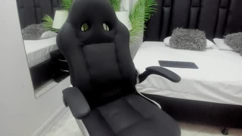 valeri_tafur online show from 11-08-25, 11:10