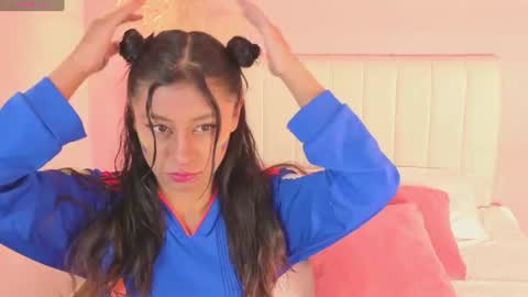 Snapshot of valeria__torres chatting on 06-24-26, 12:37 Valeria online show from 06-24-26, 12:37