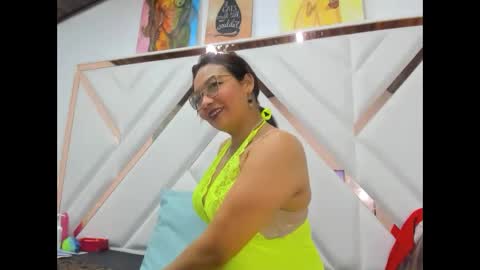 Snapshot of valeria_gil_ chatting on 12-03-25, 11:36 valeria_gil_ online show from 12-03-25, 11:36