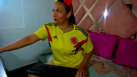 valeria_gil_ online show from 06-23-26, 04:16