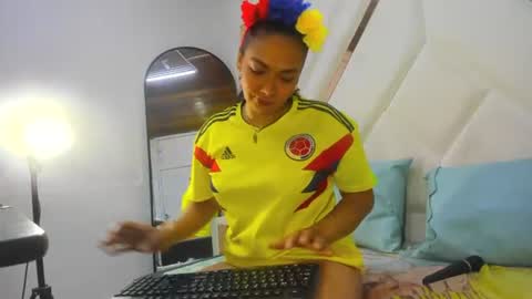 valeria_gil_ online show from 06-27-26, 05:40