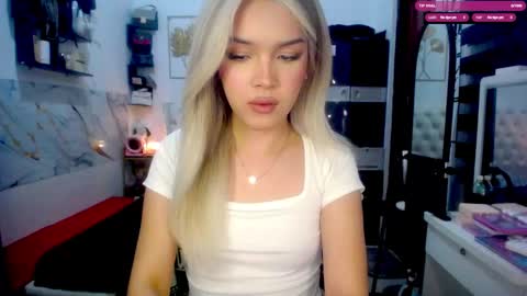 Snapshot of valeria_nikia chatting on 10-06-25, 12:35 VALERIA online show from 10-06-25, 12:35