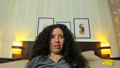 Snapshot of valeriaa_soler chatting on 01-10-25, 03:58 Valeria online show from 01-10-25, 03:58