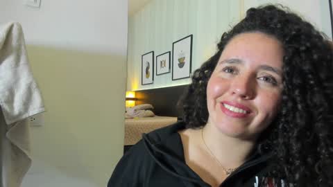Snapshot of valeriaa_soler chatting on 01-22-25, 06:31 Valeria online show from 01-22-25, 06:31