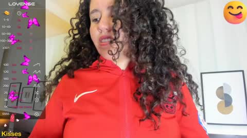 Snapshot of valeriaa_soler chatting on 01-25-25, 12:37 Valeria online show from 01-25-25, 12:37