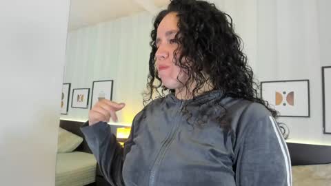 Snapshot of valeriaa_soler chatting on 01-30-25, 12:27 Valeria online show from 01-30-25, 12:27