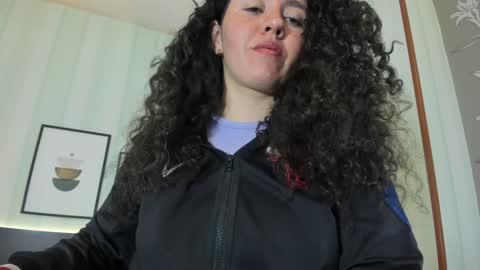 Snapshot of valeriaa_soler chatting on 02-07-25, 01:01 Valeria online show from 02-07-25, 01:01