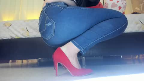 Snapshot of valeriaa_soler chatting on 02-14-25, 11:53 Valeria online show from 02-14-25, 11:53