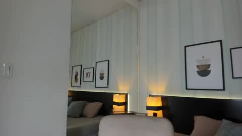Snapshot of valeriaa_soler chatting on 02-20-25, 12:36 Valeria online show from 02-20-25, 12:36