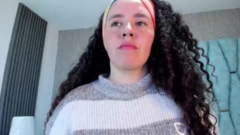 Snapshot of valeriaa_soler chatting on 09-18-25, 04:53 Valeria online show from 09-18-25, 04:53