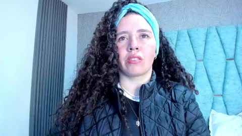 Snapshot of valeriaa_soler chatting on 09-29-25, 01:05 Valeria online show from 09-29-25, 01:05
