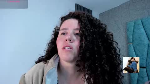 Snapshot of valeriaa_soler chatting on 10-11-25, 02:26 Valeria online show from 10-11-25, 02:26