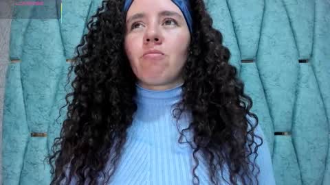 Snapshot of valeriaa_soler chatting on 10-12-25, 01:21 Valeria online show from 10-12-25, 01:21
