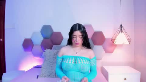 Snapshot of valeriablythe chatting on 02-20-26, 11:32 ValeriaBlythe online show from 02-20-26, 11:32