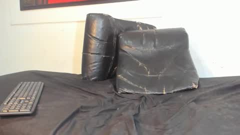 valeriapinkk online show from 02-23-26, 02:14