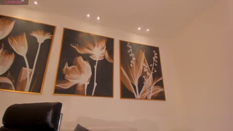 Snapshot of valeriariverax chatting on 12-19-24, 10:02 Valeria online show from 12-19-24, 10:02