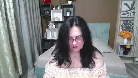 valeriasmiths online show from 06-08-26, 05:52