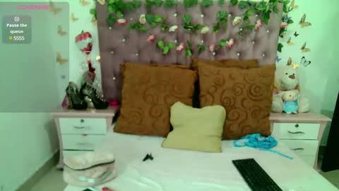 La valerie26 online show from 02-25-25, 01:20