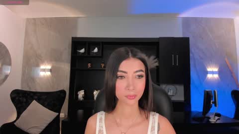 Snapshot of valeriavelvet chatting on 01-11-25, 11:45 Vale online show from 01-11-25, 11:45