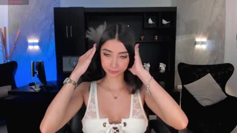 Snapshot of valeriavelvet chatting on 01-11-25, 02:47 Vale online show from 01-11-25, 02:47