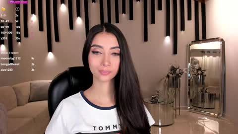 Snapshot of valeriavelvet chatting on 02-11-25, 06:33 Vale online show from 02-11-25, 06:33