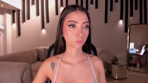 Snapshot of valeriavelvet chatting on 02-15-25, 11:50 Vale online show from 02-15-25, 11:50