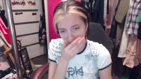 ValeriaXKiss online show from 02-04-25, 06:27