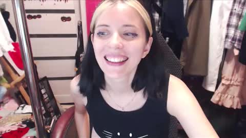 ValeriaXKiss online show from 03-10-25, 09:29