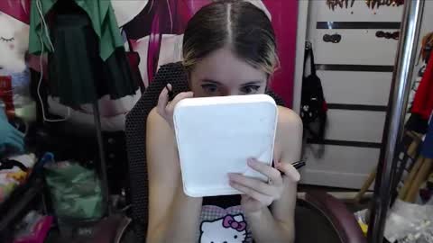 ValeriaXKiss online show from 11-18-25, 06:01