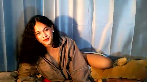 Snapshot of valerie_lure chatting on 07-21-26, 12:18 addy online show from 07-21-26, 12:18