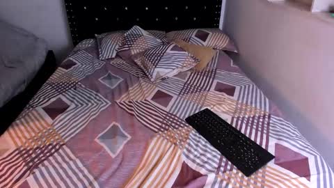 valerie luxe   online show from 04-29-26, 05:55