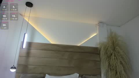 Snapshot of valeriediazx chatting on 12-03-24, 11:44 valeri online show from 12-03-24, 11:44