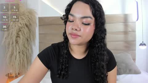 Snapshot of valeriediazx chatting on 12-14-24, 12:01 valeri online show from 12-14-24, 12:01