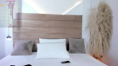Snapshot of valeriediazx chatting on 03-05-25, 12:11 valeri online show from 03-05-25, 12:11
