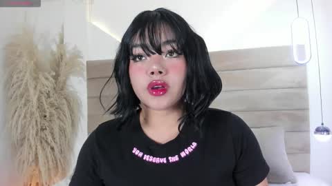 Snapshot of valeriediazx chatting on 10-10-25, 11:53 valeri online show from 10-10-25, 11:53