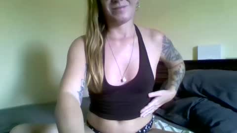 OhhValerie online show from 01-05-25, 02:17