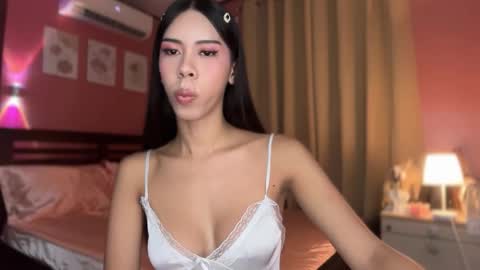 Snapshot of valerieriches chatting on 11-06-25, 08:26 Valerie online show from 11-06-25, 08:26